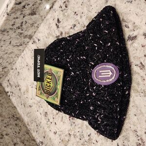 Wicked Hot Topic Black and Purple Knit Beanie NEW